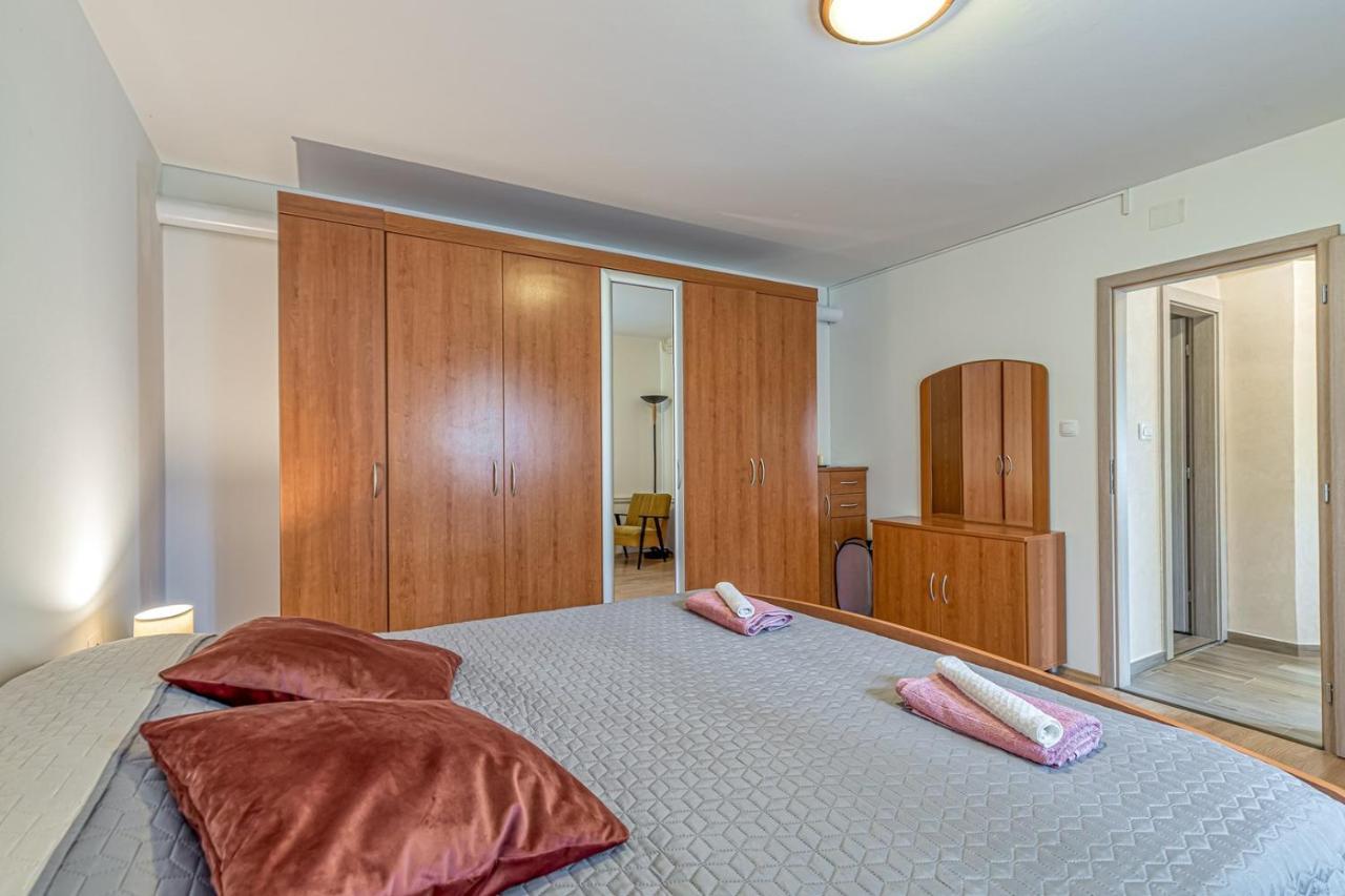 Apartment Flores Stari Pazin Екстериор снимка