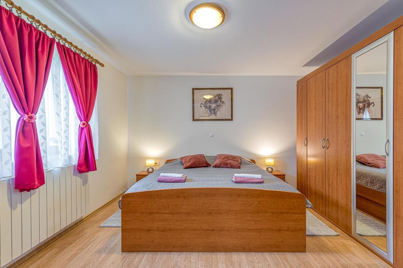 Apartment Flores Stari Pazin Екстериор снимка