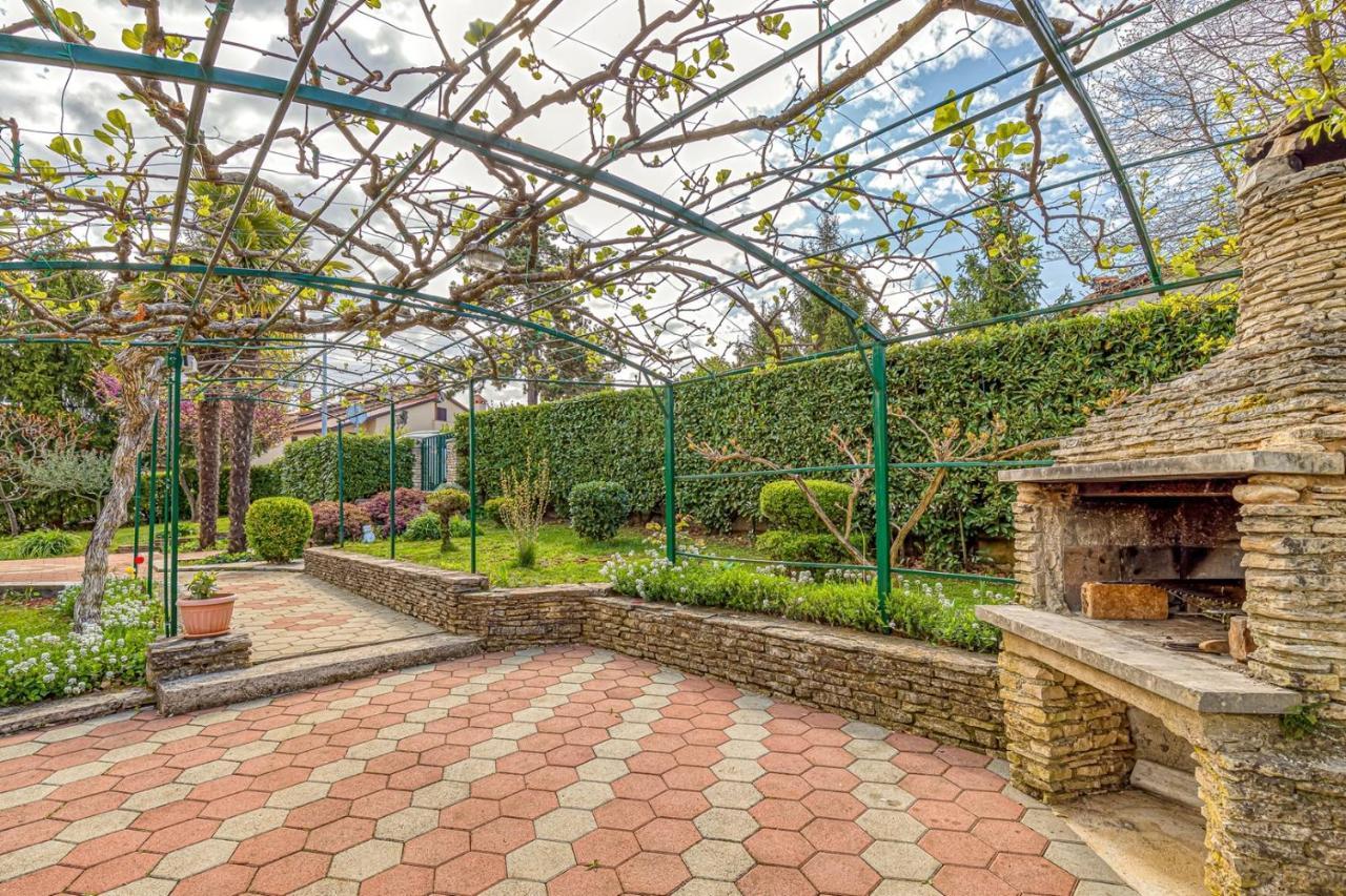 Apartment Flores Stari Pazin Екстериор снимка