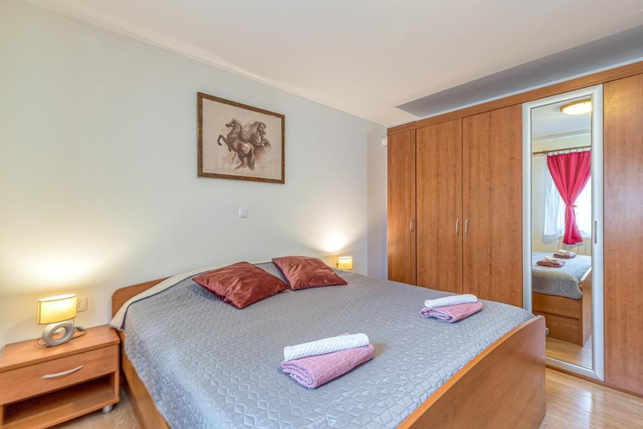 Apartment Flores Stari Pazin Екстериор снимка